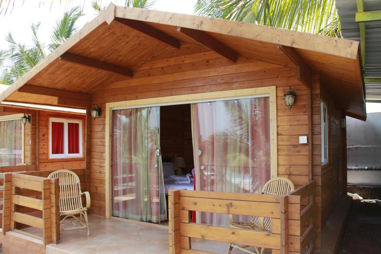 Larive Beach Resort Vagator Exterior photo