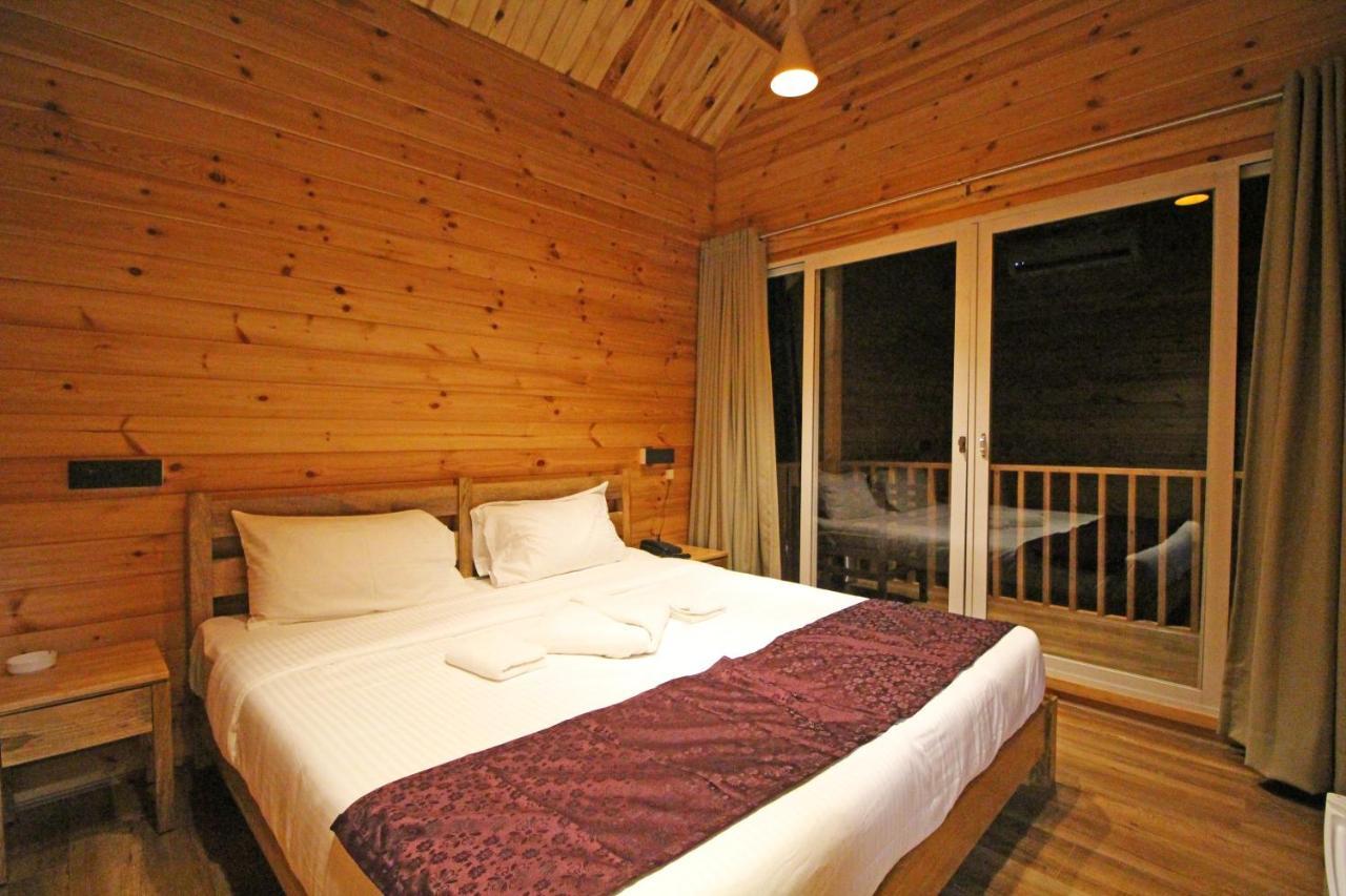 Larive Beach Resort Vagator Exterior photo