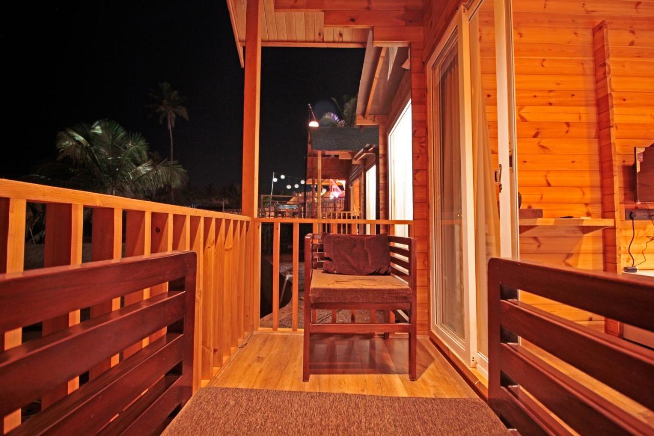 Larive Beach Resort Vagator Exterior photo