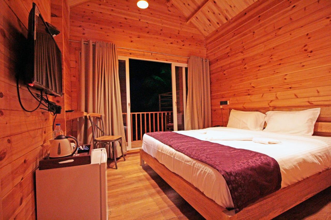 Larive Beach Resort Vagator Exterior photo