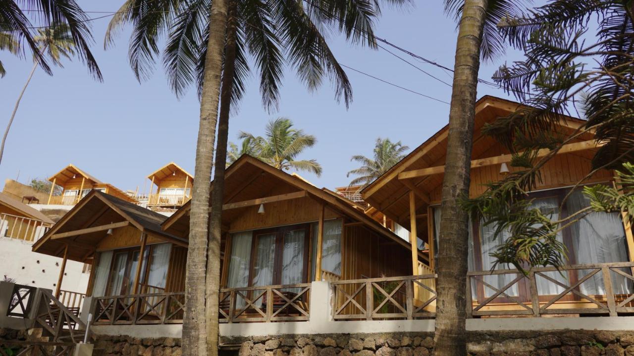 Larive Beach Resort Vagator Exterior photo
